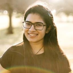 esha_shah_c21edd4160